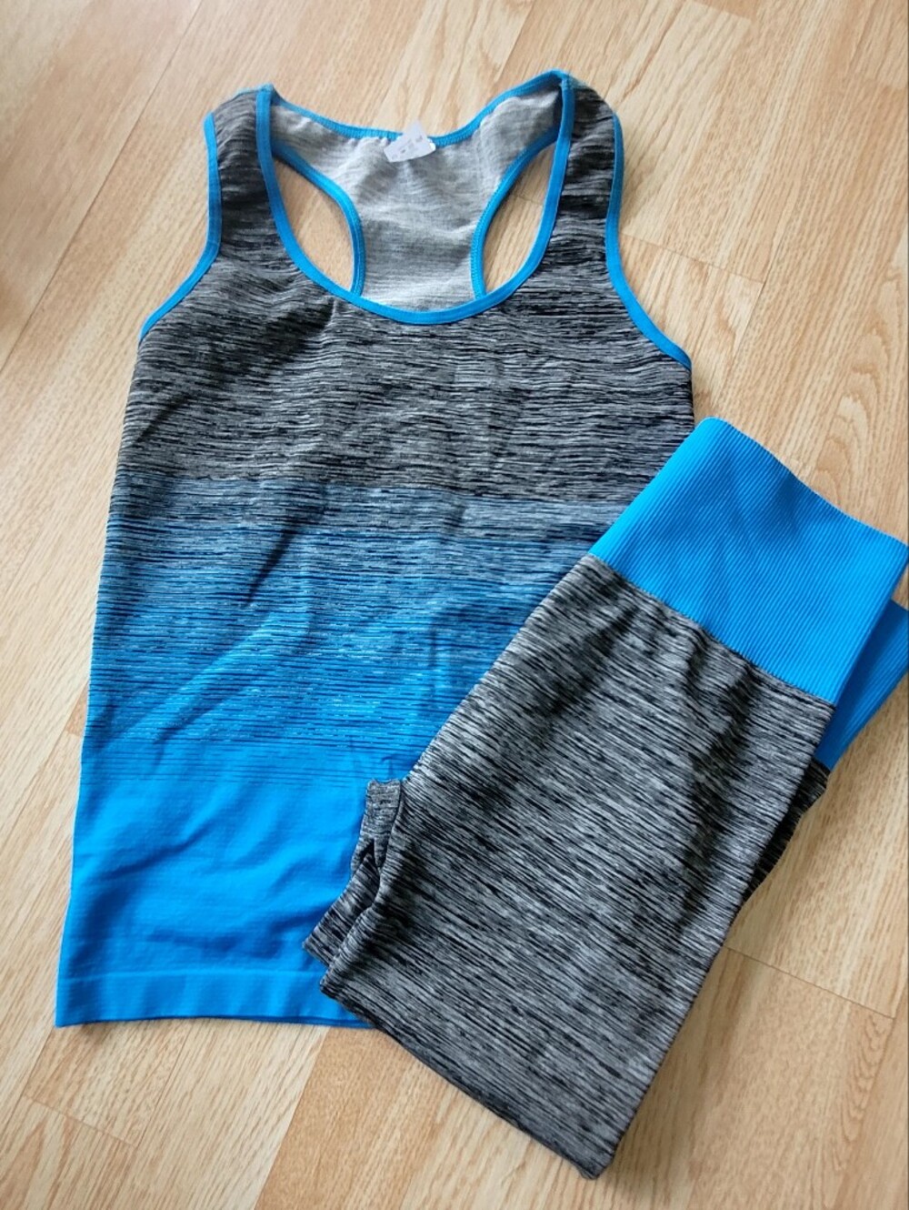 FC Blue & Gray Ombre Active Tank and Legging Capris Athletic Set Sz Reg M
